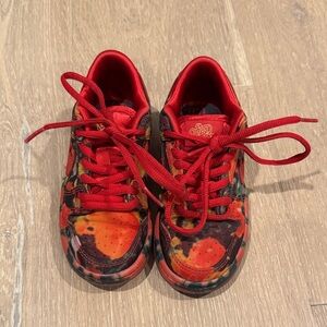 Nike Kids Sneakers wizard of oz addition